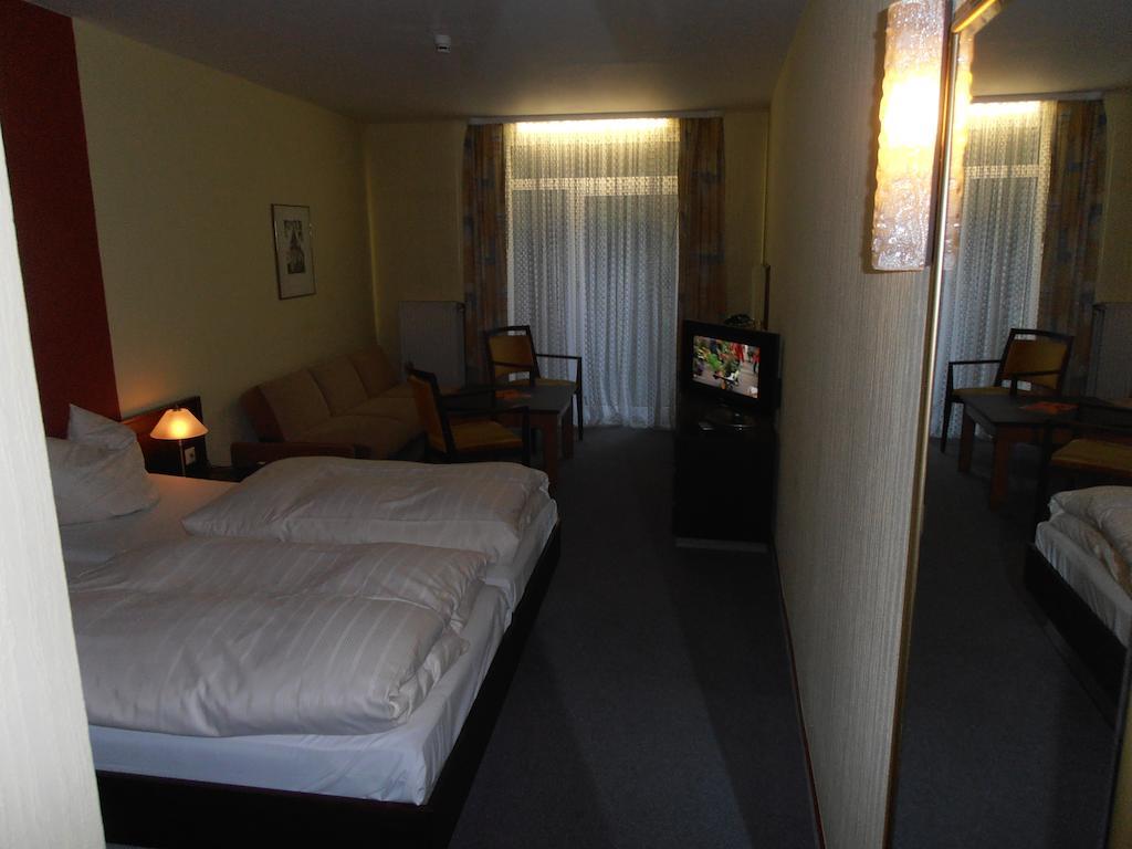 בארסינגהאוזן Hotel Am Deister מראה חיצוני תמונה